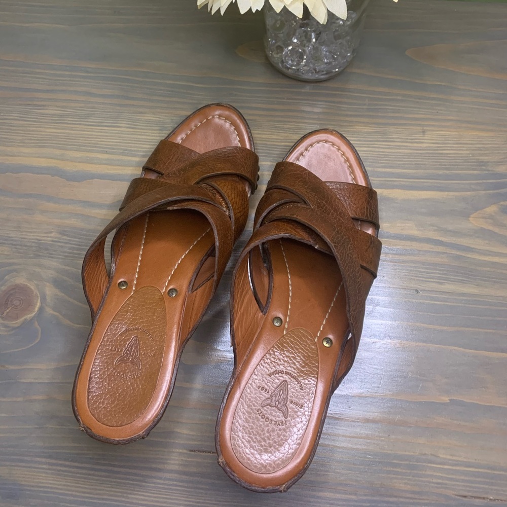 Frye boots women sandals wedge Color brown Siza 6.5